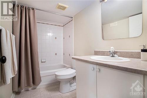 63 Chantilly Gate, Ottawa, ON - Indoor Photo Showing Bathroom