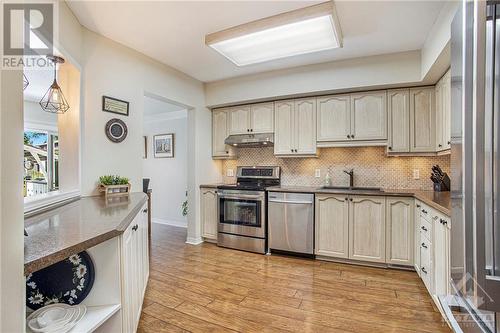 63 Chantilly Gate, Ottawa, ON - Indoor Photo Showing Kitchen With Stainless Steel Kitchen