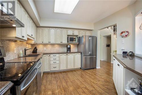 63 Chantilly Gate, Ottawa, ON - Indoor Photo Showing Kitchen With Stainless Steel Kitchen