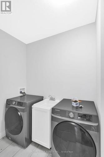 1665 Finley Crescent, London, ON - Indoor Photo Showing Laundry Room