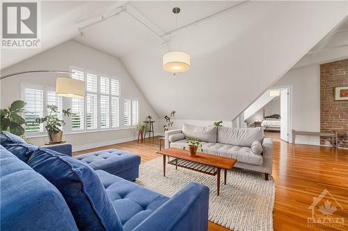 589 Rideau Street Unit#502, Ottawa, ON - Indoor Photo Showing Living Room