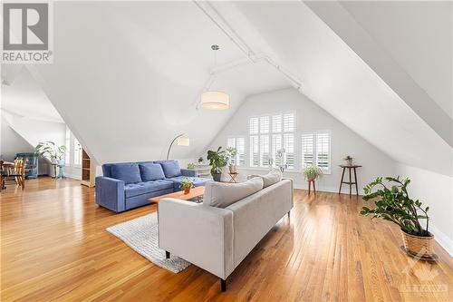 589 Rideau Street Unit#502, Ottawa, ON - Indoor Photo Showing Living Room