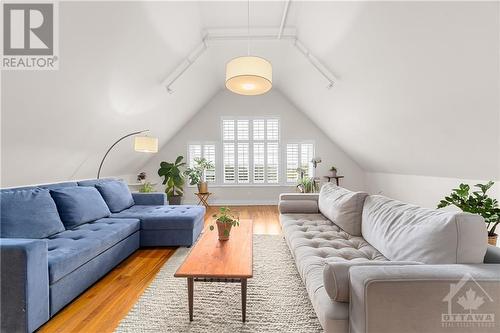 589 Rideau Street Unit#502, Ottawa, ON - Indoor Photo Showing Living Room