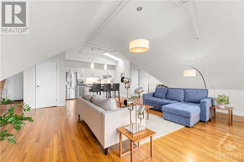 589 Rideau Street Unit#502, Ottawa, ON - Indoor Photo Showing Living Room