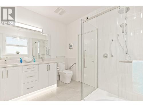 129 Summer Wood Drive, Kelowna, BC - Indoor Photo Showing Bathroom