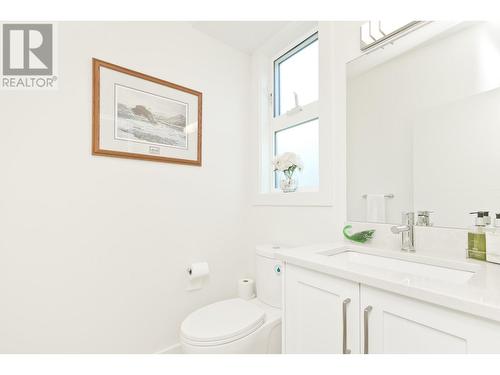 129 Summer Wood Drive, Kelowna, BC - Indoor Photo Showing Bathroom