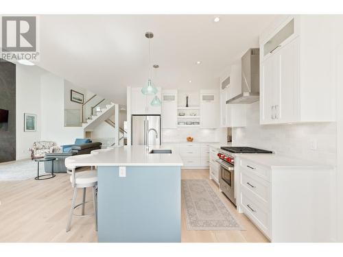 129 Summer Wood Drive, Kelowna, BC - Indoor Photo Showing Kitchen With Upgraded Kitchen