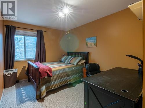 594 Clayton Crescent, Kelowna, BC - Indoor Photo Showing Bedroom