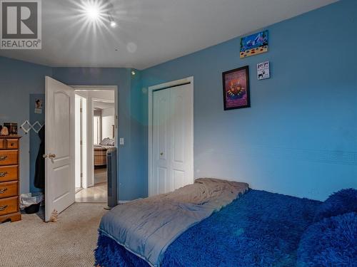 594 Clayton Crescent, Kelowna, BC - Indoor Photo Showing Bedroom