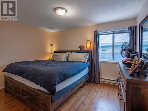 594 Clayton Crescent, Kelowna, BC - Indoor Photo Showing Bedroom