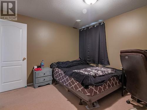 594 Clayton Crescent, Kelowna, BC - Indoor Photo Showing Bedroom