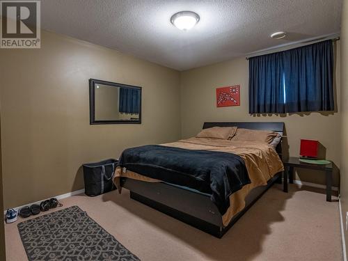 594 Clayton Crescent, Kelowna, BC - Indoor Photo Showing Bedroom