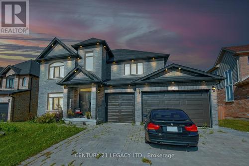 812 Jackpine Way, London, ON - Outdoor With Facade