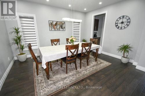 812 Jackpine Way, London, ON - Indoor Photo Showing Dining Room