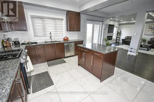 812 Jackpine Way, London, ON - Indoor Photo Showing Kitchen