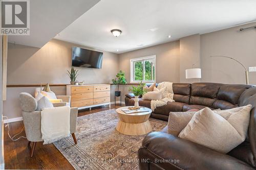 205 Sheffield Street, Southgate, ON - Indoor Photo Showing Living Room