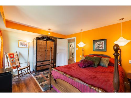 3447 Highway 3A, Nelson, BC - Indoor Photo Showing Bedroom