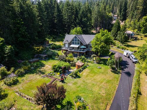 3447 Highway 3A, Nelson, BC - Outdoor