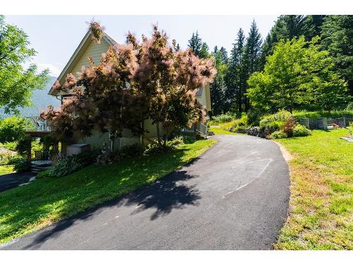 3447 Highway 3A, Nelson, BC - Outdoor