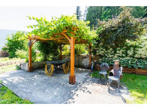 3447 Highway 3A, Nelson, BC - Outdoor