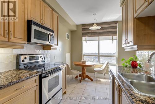 2305 - 78 Harrison Garden Boulevard, Toronto (Willowdale East), ON - Indoor Photo Showing Kitchen With Stainless Steel Kitchen With Double Sink