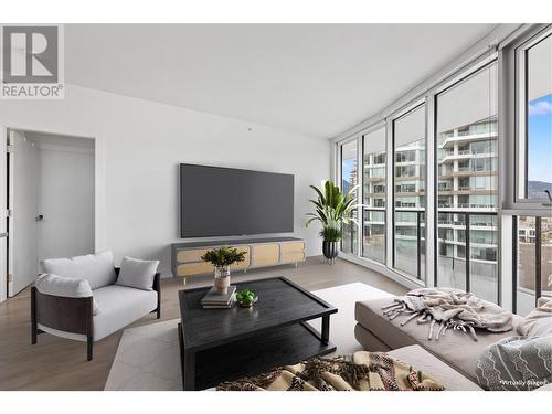 1232 Ellis Street Unit# 905, Kelowna, BC - Indoor Photo Showing Living Room