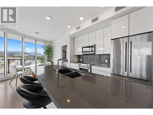 1232 Ellis Street Unit# 905, Kelowna, BC - Indoor Photo Showing Kitchen With Stainless Steel Kitchen With Double Sink With Upgraded Kitchen