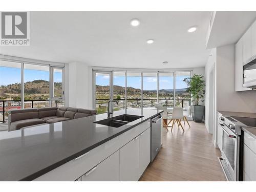 1232 Ellis Street Unit# 905, Kelowna, BC - Indoor Photo Showing Kitchen With Double Sink