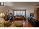 1539 Lawrence Avenue, Penticton, BC  - Indoor Photo Showing Living Room 