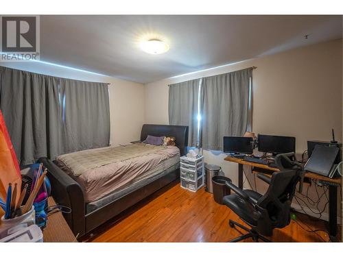 1539 Lawrence Avenue, Penticton, BC - Indoor Photo Showing Bedroom