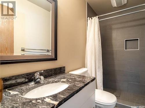 2843 Kutarna Crescent E, Regina, SK - Indoor Photo Showing Bathroom