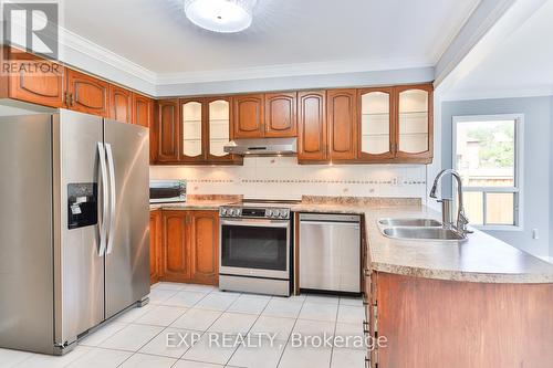 3178 Huxley Drive, Mississauga (Erin Mills), ON - Indoor Photo Showing Kitchen With Double Sink