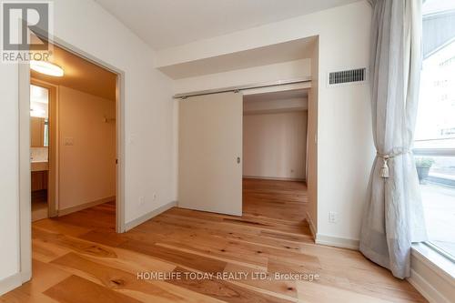 806 - 126 Simcoe Street, Toronto (Waterfront Communities), ON - Indoor Photo Showing Other Room