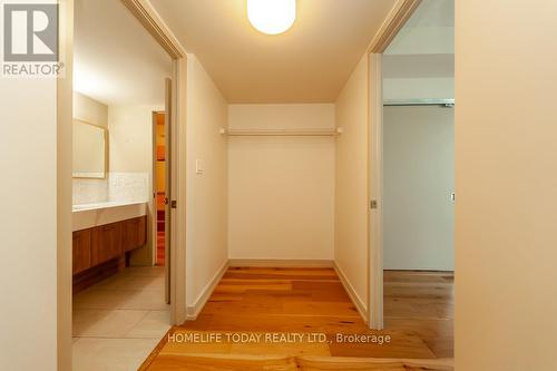 806 - 126 Simcoe Street, Toronto (Waterfront Communities), ON - Indoor Photo Showing Other Room