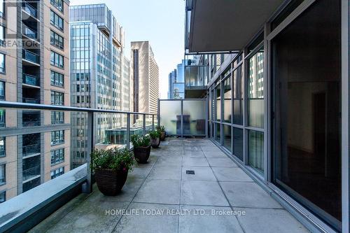 806 - 126 Simcoe Street, Toronto (Waterfront Communities), ON - Outdoor