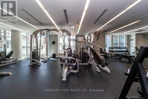 806 - 126 Simcoe Street, Toronto (Waterfront Communities), ON - Indoor Photo Showing Gym Room