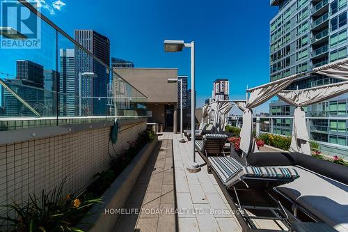 806 - 126 Simcoe Street, Toronto (Waterfront Communities), ON - Outdoor