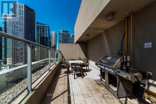 806 - 126 Simcoe Street, Toronto (Waterfront Communities), ON - Outdoor With Exterior