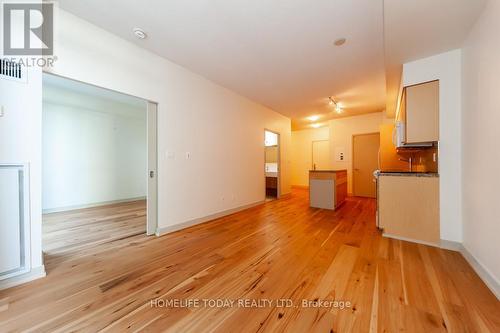 806 - 126 Simcoe Street, Toronto (Waterfront Communities), ON - Indoor Photo Showing Other Room