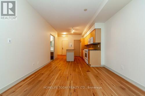 806 - 126 Simcoe Street, Toronto (Waterfront Communities), ON - Indoor Photo Showing Other Room