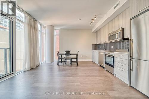 404 - 105 George Street, Toronto (Moss Park), ON - Indoor Photo Showing Kitchen