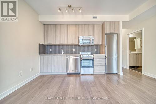 404 - 105 George Street, Toronto (Moss Park), ON - Indoor Photo Showing Kitchen