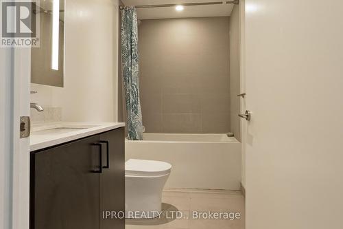 806 - 135 East Liberty Street, Toronto (Niagara), ON - Indoor Photo Showing Bathroom