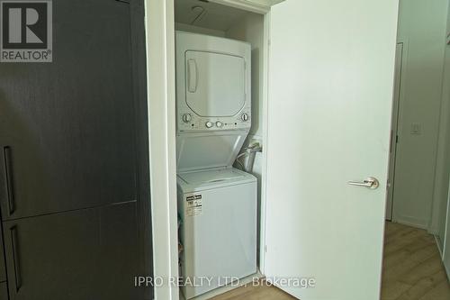 806 - 135 East Liberty Street, Toronto (Niagara), ON - Indoor Photo Showing Laundry Room