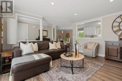 8 Kawartha Road, Clarington, ON - Indoor Photo Showing Living Room