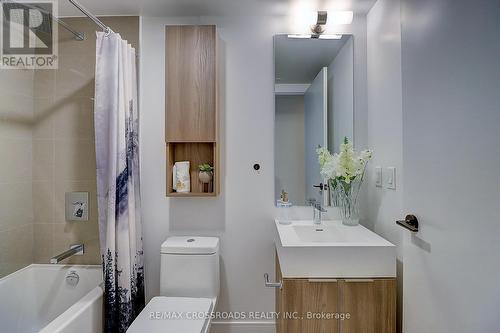 N568 - 35 Rolling Mill Road, Toronto (Waterfront Communities), ON - Indoor Photo Showing Bathroom