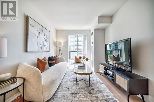 1009 - 20 Olive Avenue, Toronto (Willowdale East), ON - Indoor Photo Showing Living Room