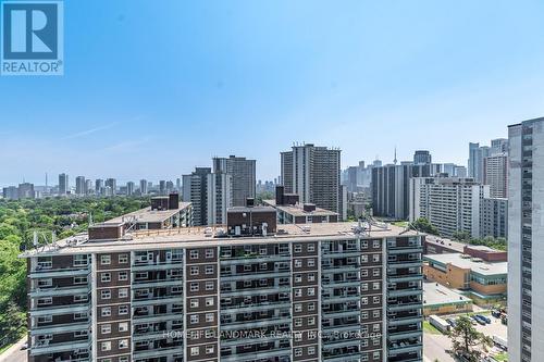 1720 - 585 Bloor Street E, Toronto (North St. James Town), ON - Outdoor With View