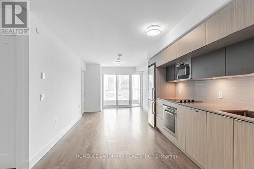 1720 - 585 Bloor Street E, Toronto (North St. James Town), ON - Indoor Photo Showing Kitchen With Upgraded Kitchen