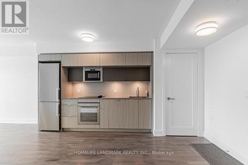 1720 - 585 Bloor Street E, Toronto (North St. James Town), ON - Indoor Photo Showing Kitchen